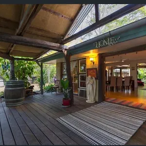 The Wake-up Call & Retreats - Noosa Hinterland Guest house Pomona