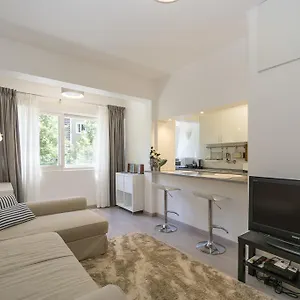 Lovely & Modern In The Center Apartment Lisbon